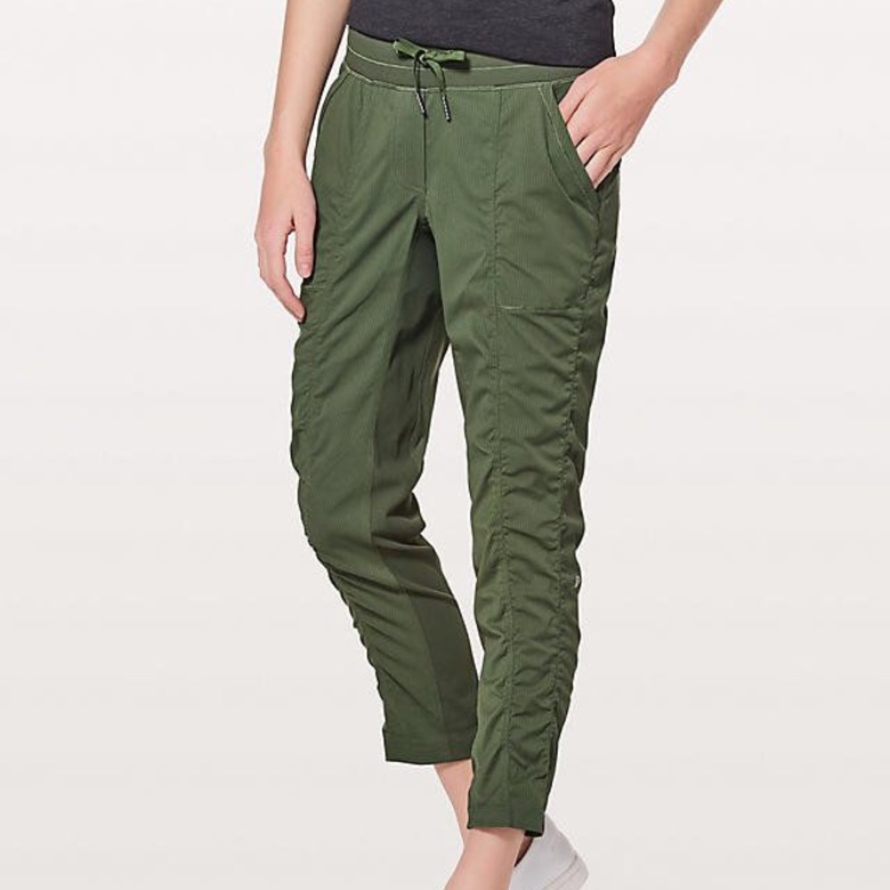Lululemon street to studio pants size 4